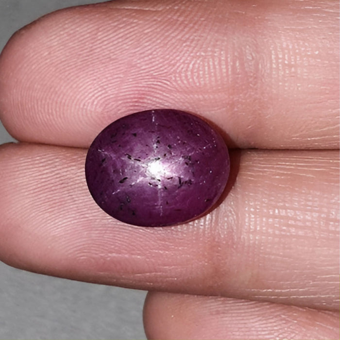Sternrubin-Cabochon