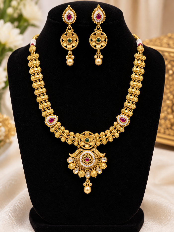 Antique gold traditional necklace set detail