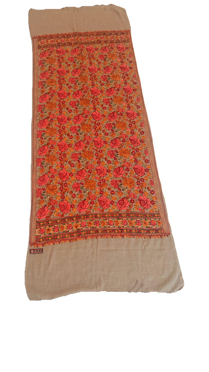 Handwoven winter scarf – beige color option detail