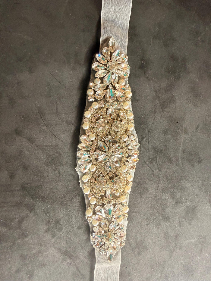 Pink rhinestone and pearl bridal belt – crystal centerpiece detail